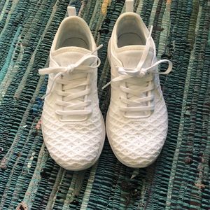 APL Techloom Phantom Running shoes